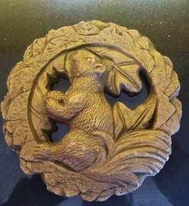 LATEX MOULD OF A SQUIRREL PLAQUE 16CMS DIAMETER. - Picture 1 of 3