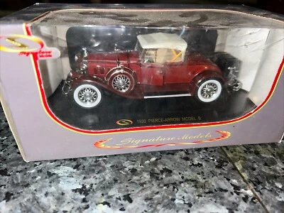Signature Models Limited 1:32 1930 Pierce Arrow Model B die-cast NIB - Image 1 of 3