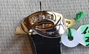 SORTIJA ORO AMARILLO Y BLANCO DE 18 QUILATES. con Circonitas. Peso 1,40 gr. - Imagen 1 de 2