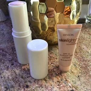 REVLON SkinLights Face Illuminator Stick 01 Natural Light +Lotion 03 Peach Light - Picture 1 of 6