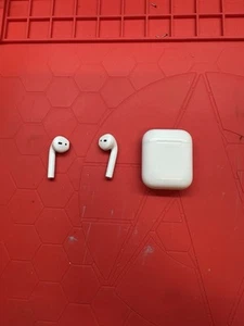 AirPod Gen 2, Cleaned and Steralized. - Photo 1 sur 7