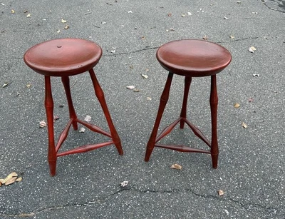 David T. Smith pr de taburetes de cocina artesanales. Precioso acabado negro rojizo Foto 1 de 4