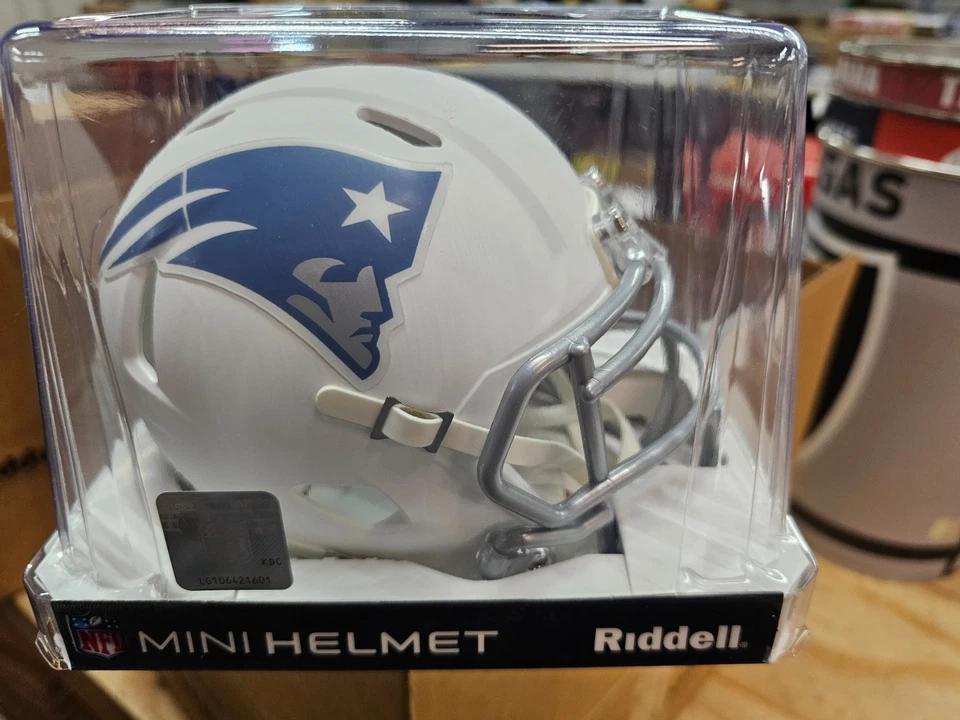 NUEVO ENGLAND PATRIOTS Casco Riddell Réplica Mini Velocidad 2025 RIVALIDAD Alterna Foto 1 de 4