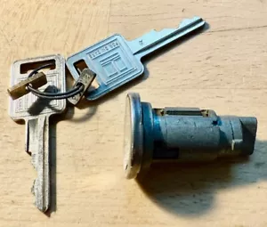 "NOS" 1967-1972 CHEVY OR GMC PICK-UP TRUCK OR SUBURBAN IGNITION LOCK GM NOS ??? - Picture 1 of 12