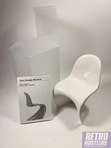 Vitra Design Museum Verner Panton, weißer Miniatur Panton Chair, Entwurf 1959/60 - Bild 1 von 4