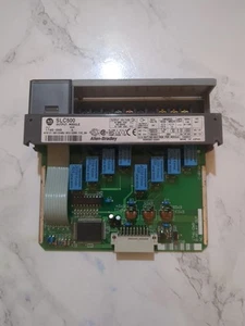 Módulo de salida de relé Allen-Bradley SLC 500 1746-OW8 - 8 puntos - USADO #2 - Imagen 1 de 9