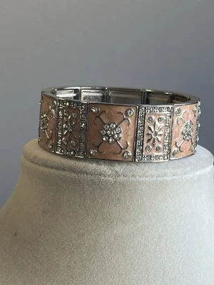 Pulsera elástica esmaltada flores estrás rosa pastel tono plata Foto 1 de 4