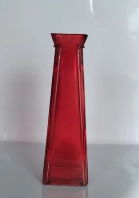 HERMOSO JARRÓN COGOLLO CÓNICO DE VIDRIO CUADRADO ROJO DE 1,75'" W X 7,75" H DECORACIÓN NAVIDAD Foto 1 de 2