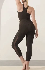 Malla ajustada Athleta Salutation 7/8. Talla M Negro tiro alto. Nuevo # 468762 - Imagen 1 de 7