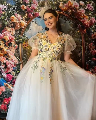 Oil Painting Floral Embroidery Wedding Dress V-Neck Puffy Sleeves Bridal Gowns - Image 1 of 4