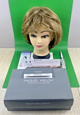 Peluca Raquel Welch Signature Collection On In 10 Heat Friendly RL12/16 TOSTADAS DE MIEL Foto 1 de 4