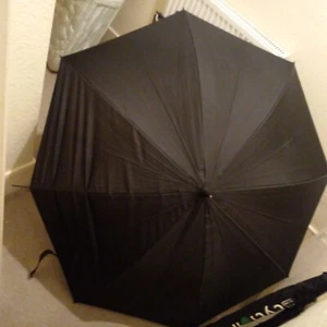 Fulton Cyclone Umbrella *Slight Defect. *READ* Might make a good sun parasol? π - Picture 1 of 5