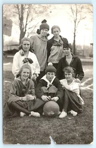 POSTAL RPPC Plainwell Michigan Niñas Baloncesto Foto Grupo Uno Nombrado 1918-30 - Imagen 1 de 2