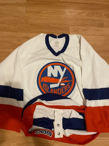 80’s CCM New York Islanders Authentic NHL Hockey Jersey White Home Small Block Cover