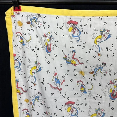 Antigo Berço Cobertor Edredom Dinossauro Jazz Banda Notas Musicais Anos 80 Anos 90 Menina Menino - Imagem 1 de 4