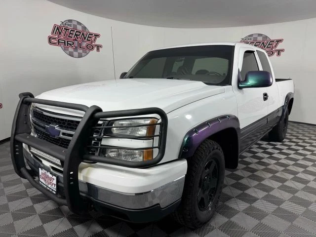 2006 Chevrolet Silverado 1500 LT пикап 4D 8 футов - Изображение 1 из 4