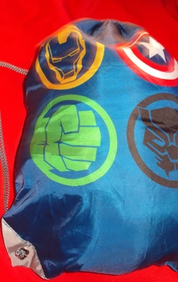 "Saco de dormir para niños Marvel Avengers con bolsa de transporte 27"" x 54"" con cremallera" Foto 1 de 4