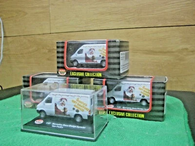 Model Power  HO " MINIS" MERCEDES-BENZ  VAN  #19401-4 SANTA'S VAN CHRISTMAS VAN - Image 1 of 4