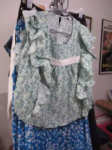 Moon River Crop Off Shoulder Women's Peasant Top Floral - Picture 1 of 3