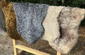 Alfombra de piel de cordero Merino piel de oveja gris beige marrón rizado 2 opciones 100-140 cm - Imagen 1 de 8