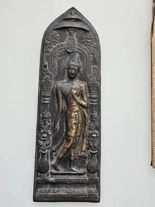 Antigua placa votiva de metal budista tailandés estilo Sukhothai 13x4,5" dorado recordar - Imagen 1 de 7