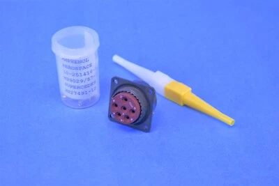 Amphenol Aerospace 6P Female Socket Mil-Spec Circular Connector MS27497T16B6S - Image 1 of 4