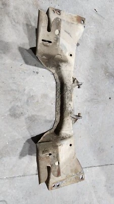 Subchasis motor delantero Toyota Celica ST 1973 RA21  Foto 1 de 4