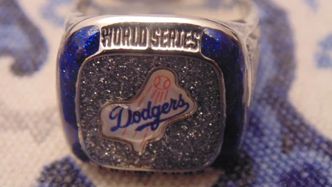 2018 Los Angeles Dodgers 1988 Commemorative Coors Light World Series Ring Cover
