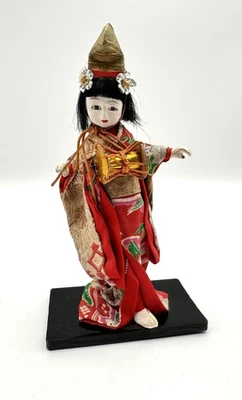 Muñeca niña geisha vintage - 6 1/2” - Japón - Kimono rojo - Soporte de madera - Recuerdo... Foto 1 de 4