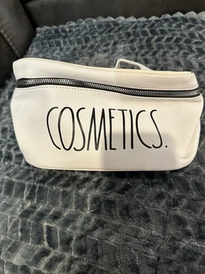 Bolsa Rae Dunn COSMETICS estojo de trem com alça nova com etiquetas grande 10 x 6 branca e preta - Imagem 1 de 4