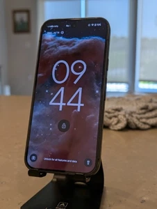 Google Pixel 9 - 128 GB - Obsidian (Unlocked) - Photo 1 sur 4