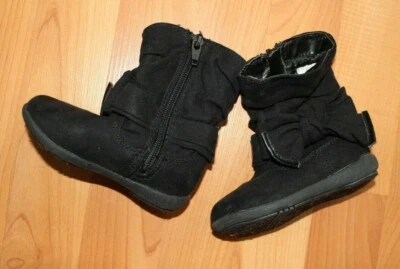 NUEVO SIN ETIQUETAS Botas Cherokee Niñas Pequeñas Zapatos Talla 5 Negro Gamuza Cremallera Lateral Arcos NUEVO Foto 1 de 4