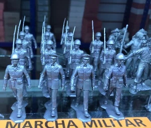 MARX TOYS RECAST 54 MM MARCHING SOLDIERS PLAYSET- 16 FIGURES-GREY - Picture 1 of 1