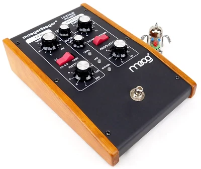 Moog Moogerfooger MF-103 12-Stage Phaser Synth + Neuwertig + OVP + 1,5J Garantie - Bild 1 von 4
