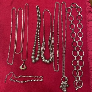 Lot of 9 Vintage Unmarked Silver Tone Pendant/ Chain (1 Choker) Necklaces - Picture 1 of 13