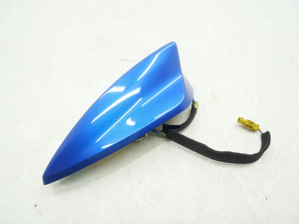 Utilice receptor de antena de aleta de tiburón Hyper Blue metálico 2016-2024 Chevy Camaro OEM Foto 1 de 4