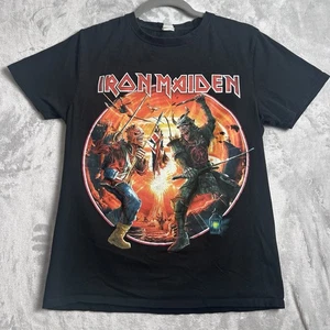 Camiseta Iron Maiden Para Hombre Pequeña Legacy of the Beast World Tour 2022 Rock Band Camiseta - Imagen 1 de 10