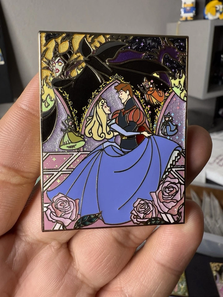 Prendedor de fantasía Maléfica de la Bella Durmiente de Disney Foto 1 de 4