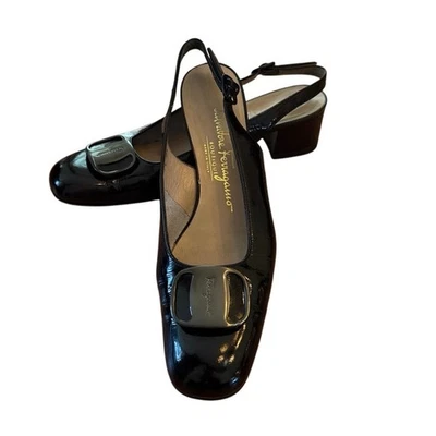 Sapatos Salvatore Ferragamo Logo Couro Salto Bloco Estilingue Preto Tamanho 7.5 AA MUITO BOM ESTADO - Imagem 1 de 4