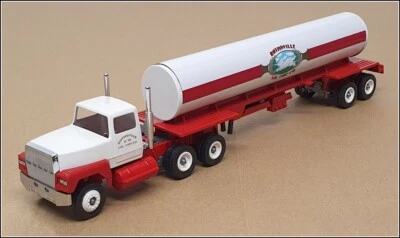 Winross 1/64 Scale WR021 - Ford Tanker Truck Rothsville Fire Co. - Red/White - Image 1 of 4