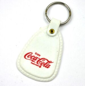Vintage Coca Cola Coke USA 1970er Schlüsselanhänger Keychain Key Ring weiß