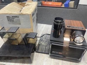 Bell & Howell 35mm Slide Cube System Projector Model AF70Z - Picture 1 of 8