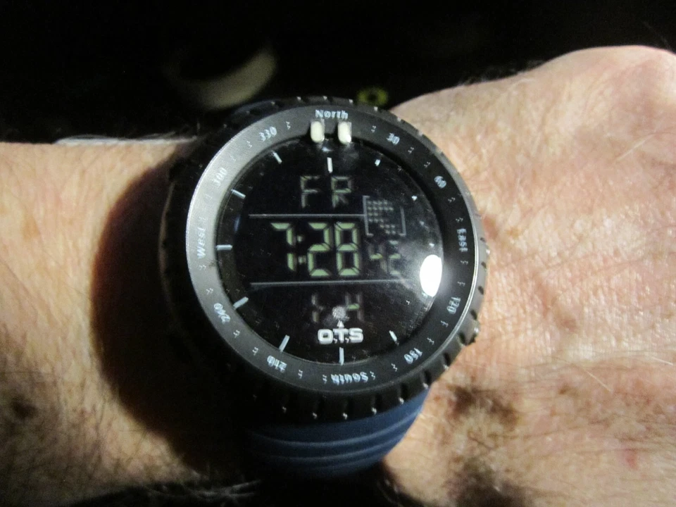 HOMBRE O.T.S. RELOJ DEPORTIVO T7005G SE ADAPTA HASTA MUÑECA 9" Foto 1 de 4