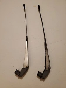 1988 1994 PONTIAC SUNBIRD LEFT & RIGHT WINDSHIELD WIPER ARMS PAIR OEM NO BLADES - Picture 1 of 4