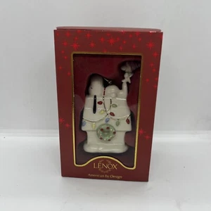 Lenox Snoopy's Home for the Holiday Ornament Hundehütte mit Kranz Neu im Karton - Bild 1 von 9