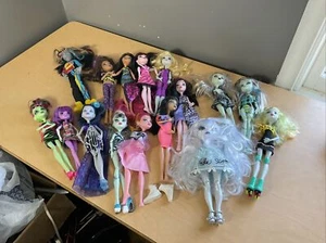 Monster High Doll Huge Lot Of 16 Dolls Clothing Accessories Mattel Girl & Boy - Picture 1 of 4