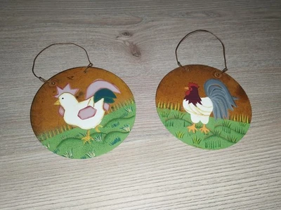 Deko  * Hängedeko * bemalte Metallschilder* Huhn * Hahn * Drahtbügelaufhängung - Bild 1 von 4