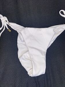 Beach Bunny white bikini bottom, full shirring size XS new without tags!