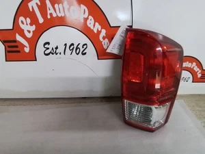 2016 2017 TACOMA RIGHT PASSENGER TAIL LIGHT W/O BEZEL TRIM WITH CLEAR LENS - Picture 1 of 12