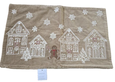 全新带标签 Pottery Barn 姜饼村刺绣枕头套棕色 16x26 — 第 1/4 张图片